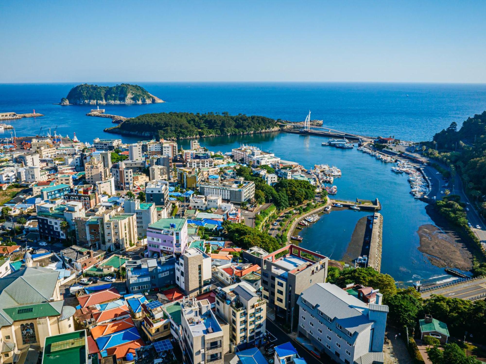 Hotel Yeon Сеогвипо Екстериор снимка