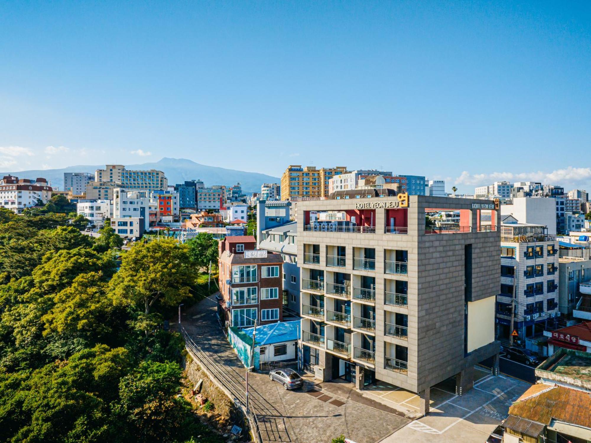 Hotel Yeon Сеогвипо Екстериор снимка
