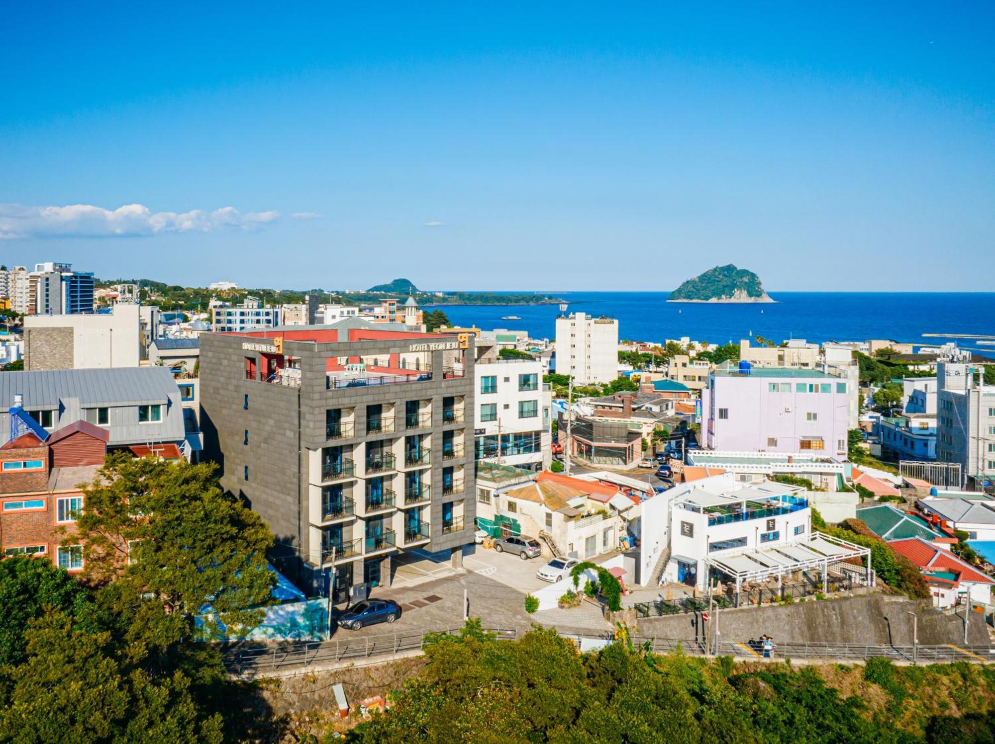Hotel Yeon Сеогвипо Екстериор снимка