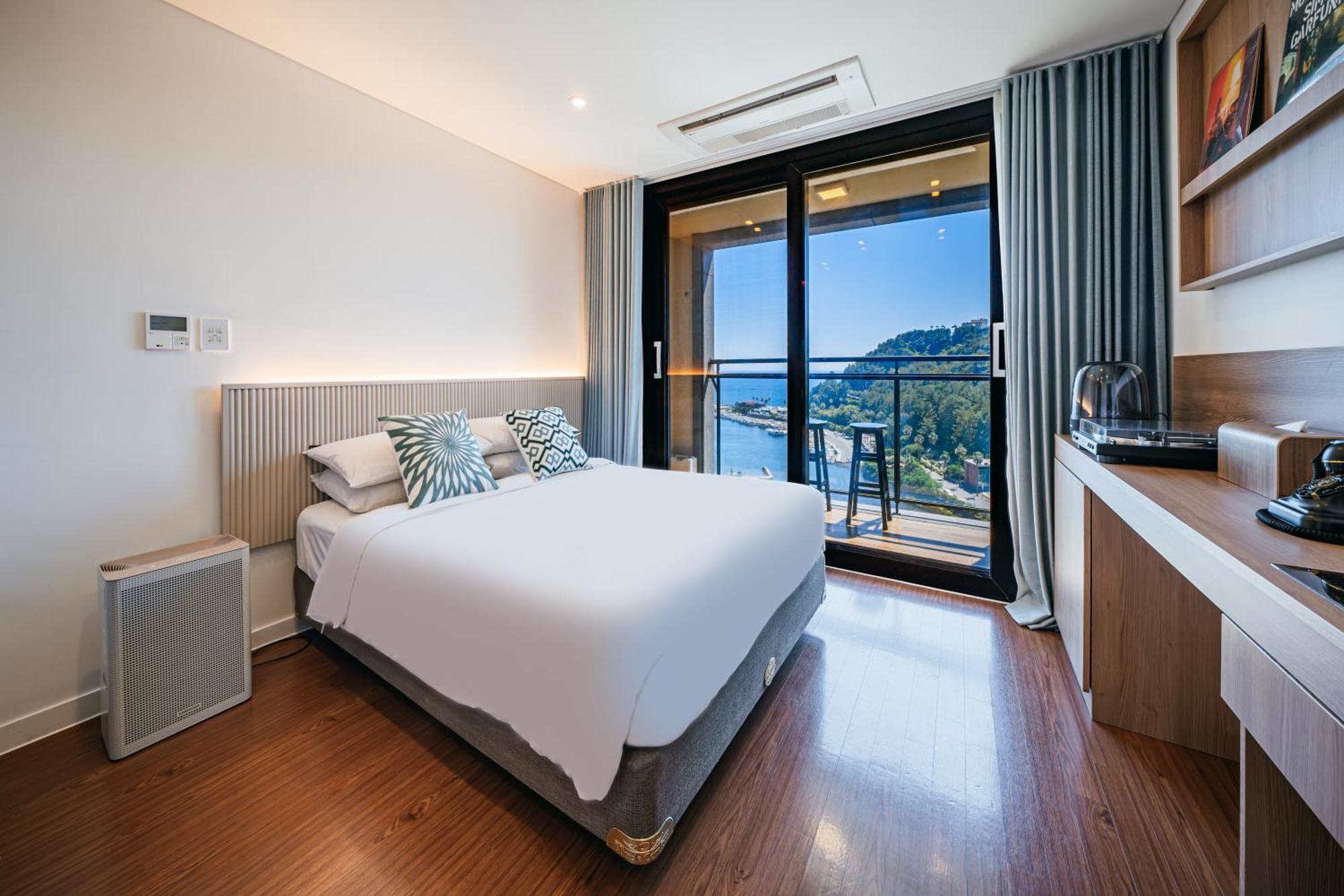 Hotel Yeon Сеогвипо Екстериор снимка