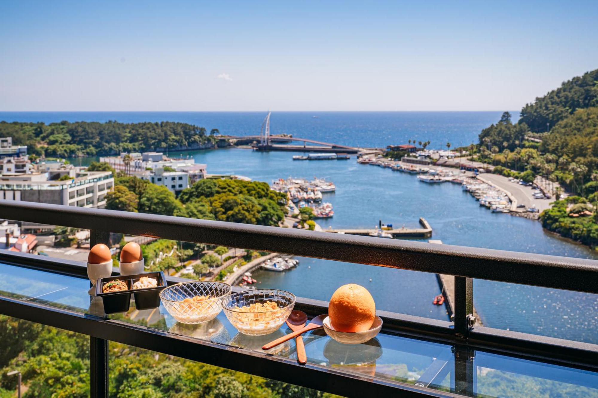 Hotel Yeon Сеогвипо Екстериор снимка