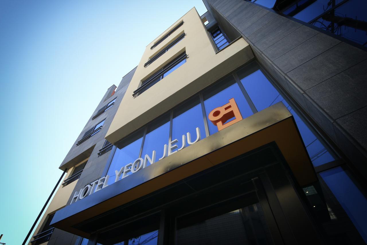 Hotel Yeon Сеогвипо Екстериор снимка