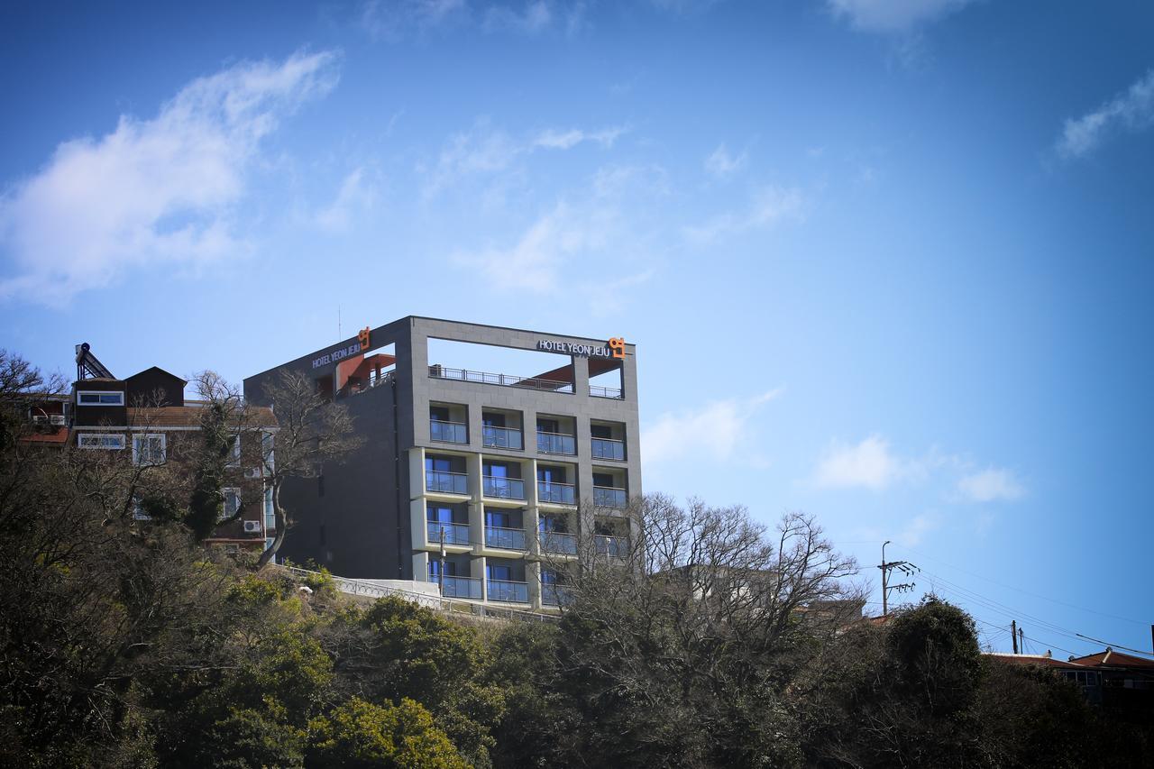 Hotel Yeon Сеогвипо Екстериор снимка